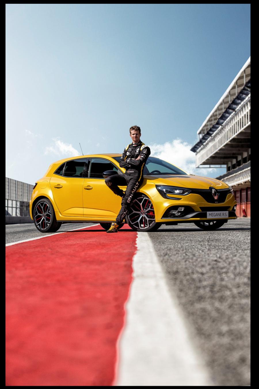 Renault Megane R.S. Trophy 2018 года  (WW) (фото 21 из 65)